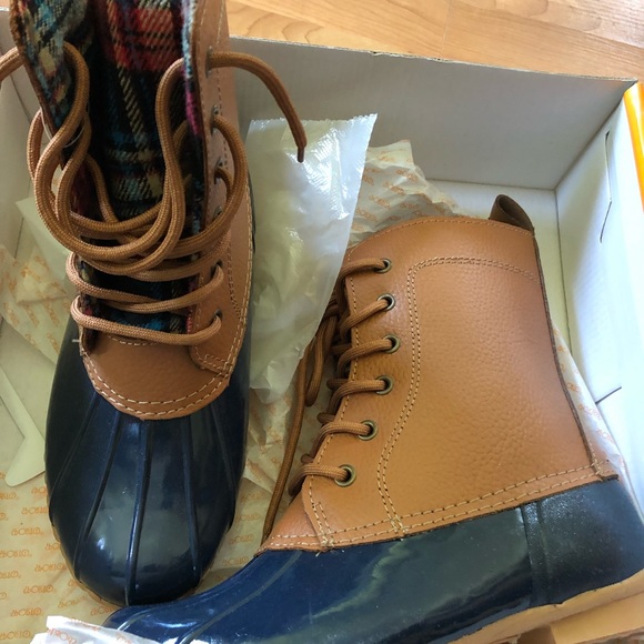 duck boots with plaid lining